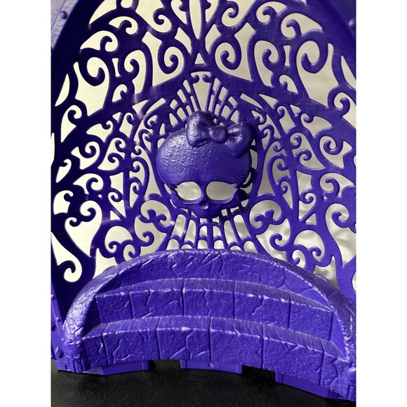 Monster High Freaky Fusion Catacombs replacement piece logo back wall and pegs - Picture 3 of 14